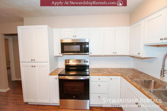 Building Photo - 32786 E Pearl St