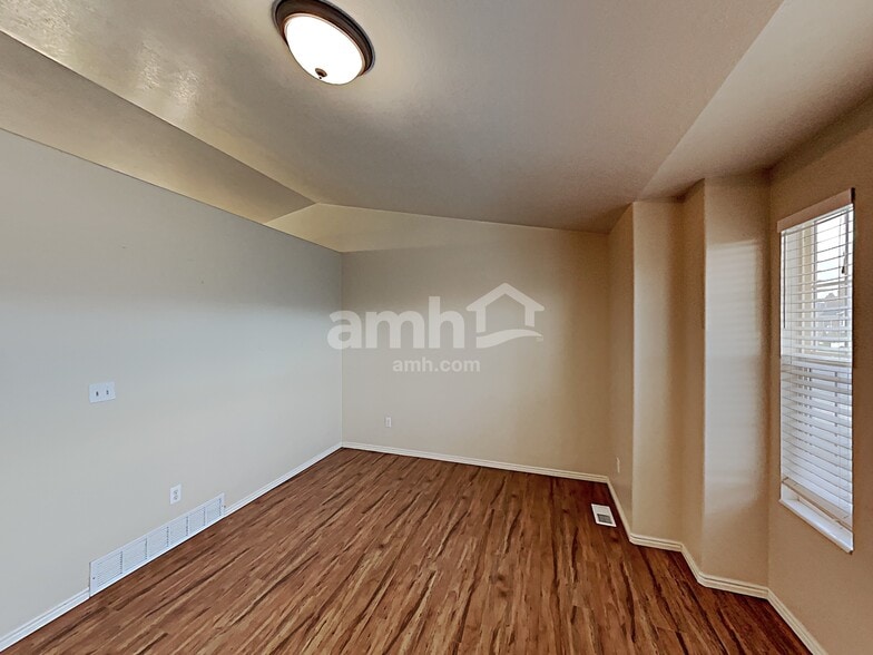 Building Photo - 2258 S 2775 W