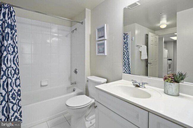 Building Photo - 2726 Gallows Rd