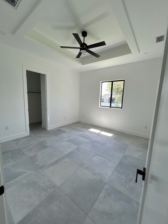 Building Photo - 4329 SW 16th Pl