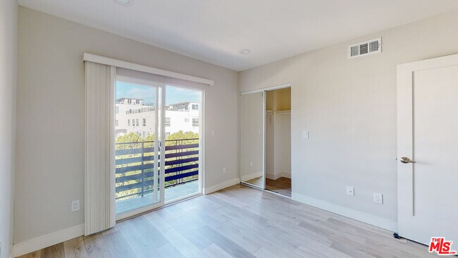 Building Photo - 236 Rosemont Ave