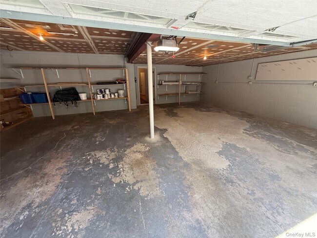 Building Photo - 29 Eastview Dr