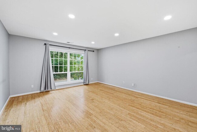 Building Photo - 1513 N Van Dorn St