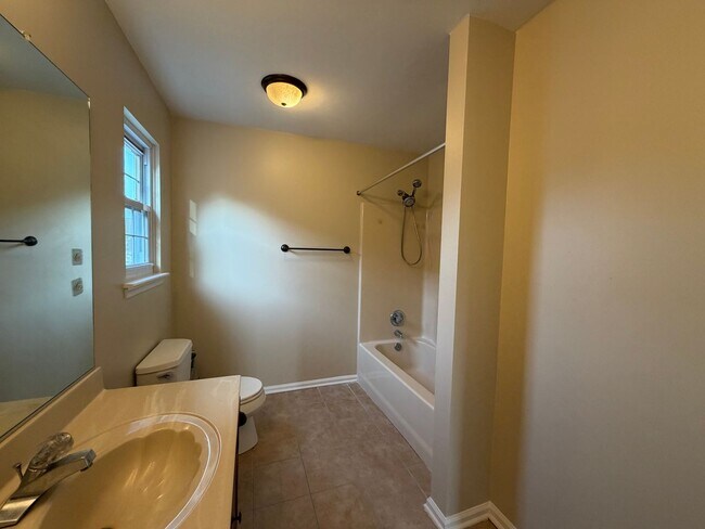 Building Photo - GLENWOOD