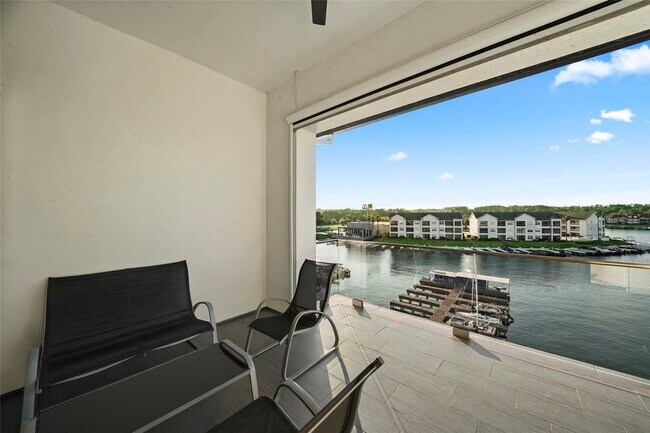 Building Photo - 199 Waterpoint Court