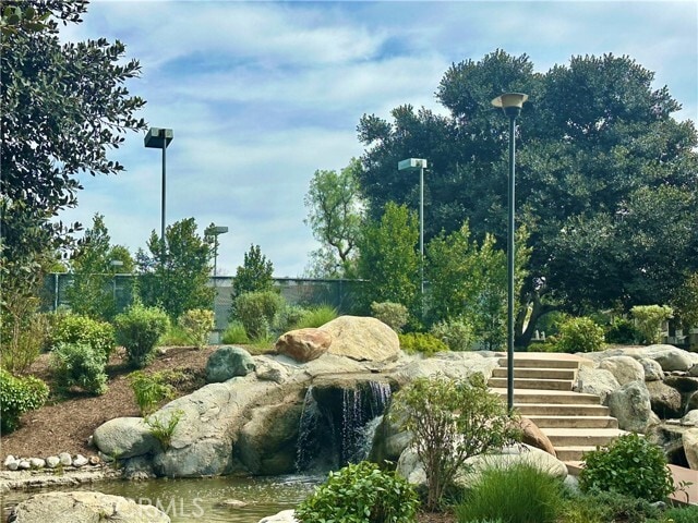 Building Photo - 140 Streamwood