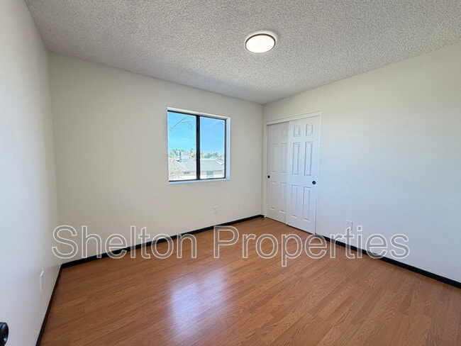 Building Photo - 5239 N 78th Dr