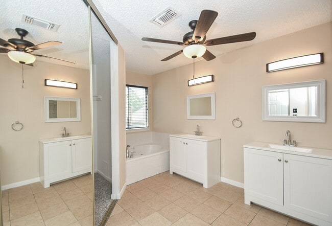 Building Photo - 1643 Beaconshire Rd