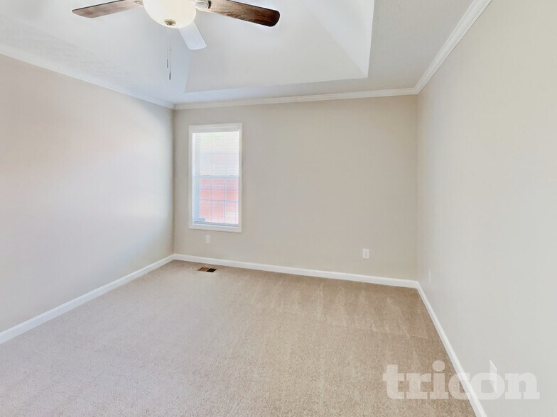 Building Photo - 1090 Pinehurst Dr