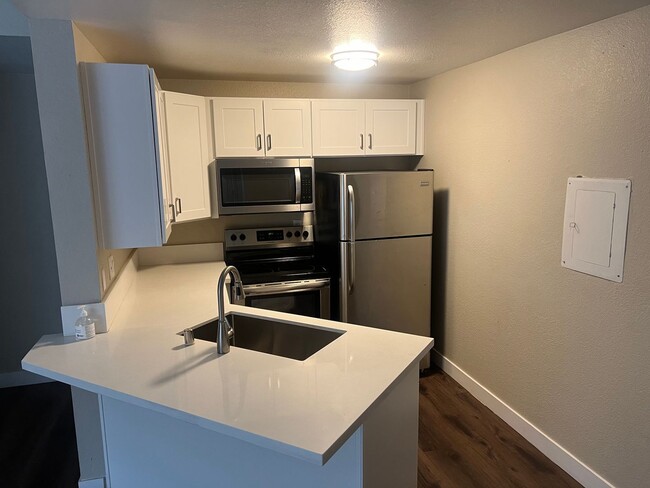 Building Photo - 2 Bedroom 1 Bath In Central Las Vegas