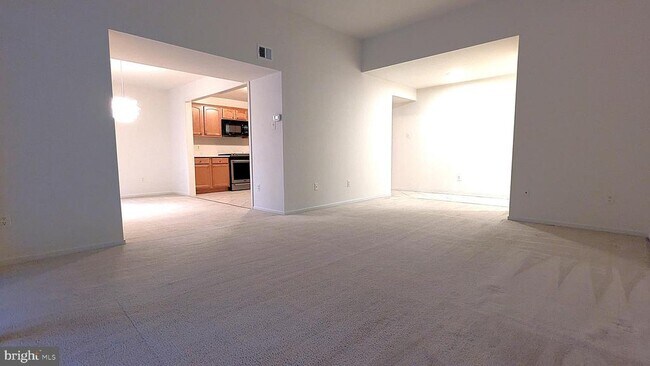 Building Photo - 1657 Parkcrest Cir