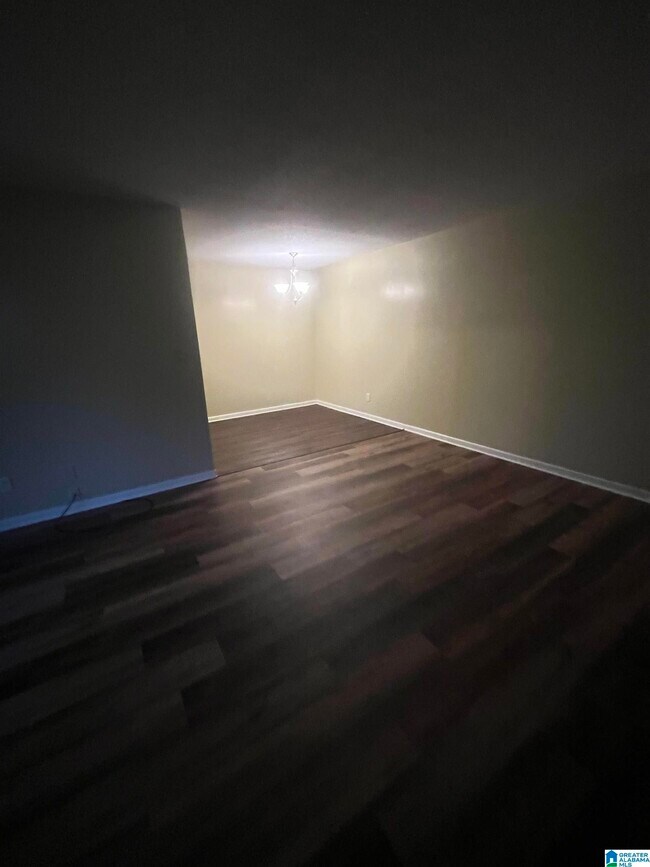 Building Photo - 3101 Lorna Rd