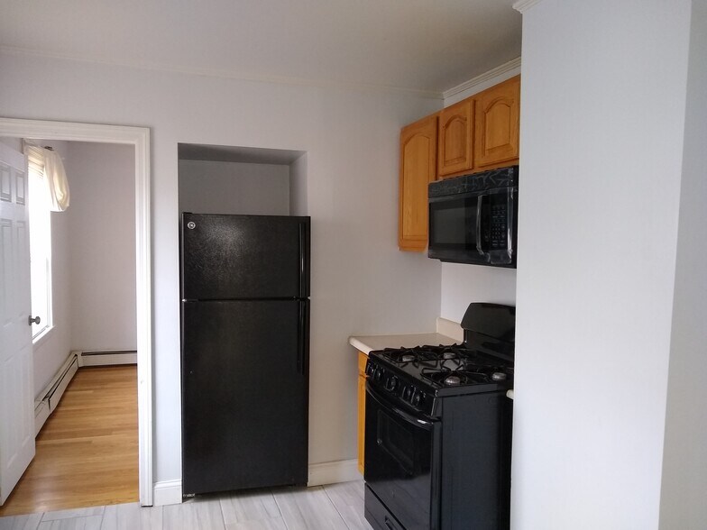 Kitchen - 36R Otis St