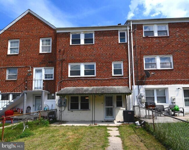 Building Photo - 1410 N Forest Park Ave