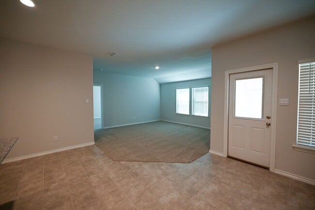 Building Photo - Beautiful Home in Springtown