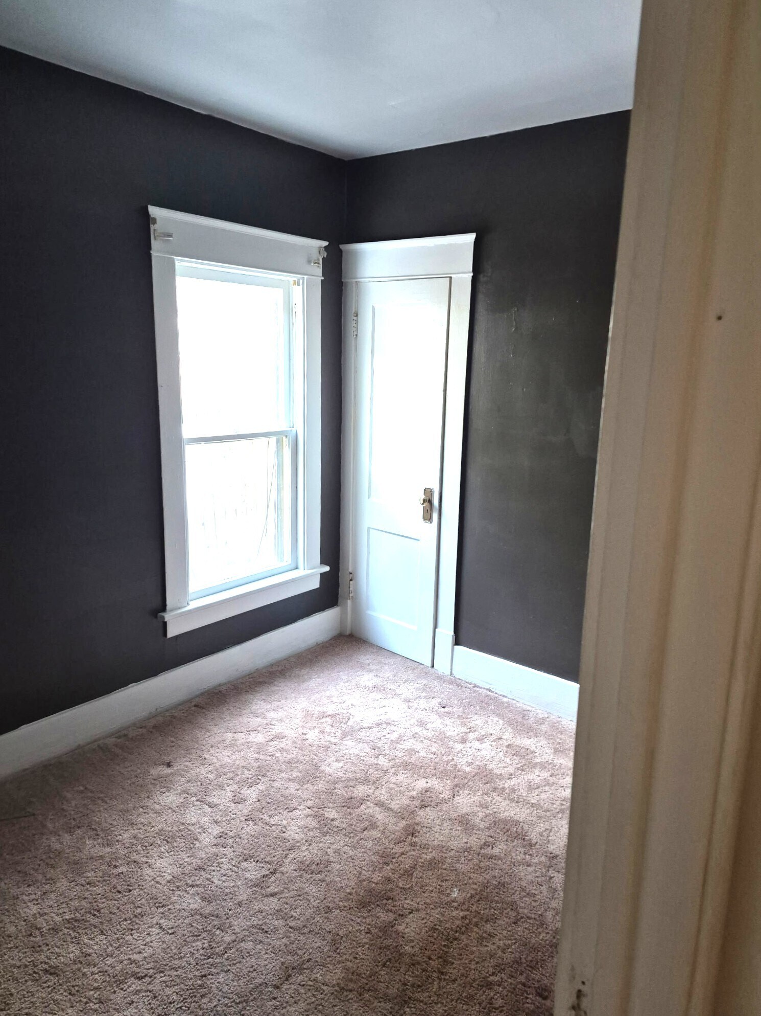 Building Photo - 519 E 9th St