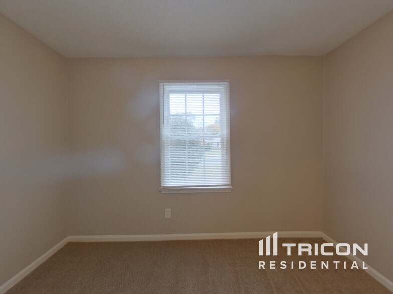 Building Photo - 7325 Fallow Ln