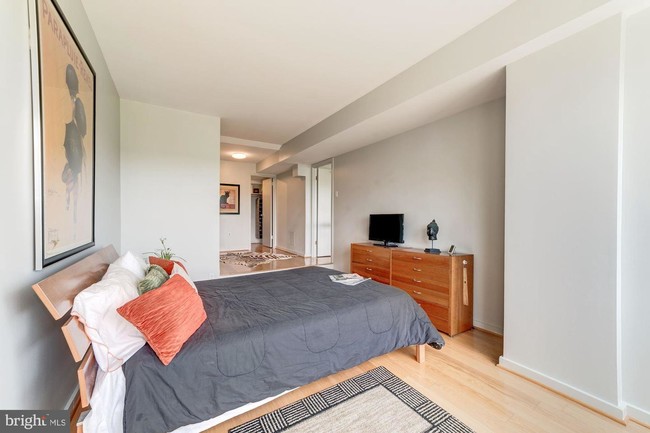 Building Photo - 2501 M St NW