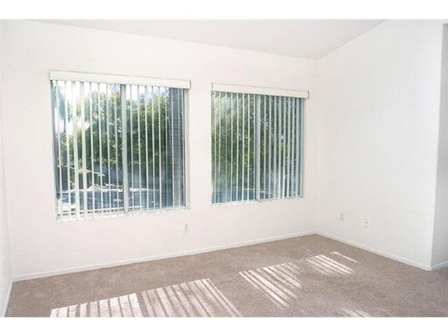 Building Photo - Coming Soon...3 bd/2.5 ba Plus Loft 2 Story home in Gated Community of Ivey Ridge Community Pool ...