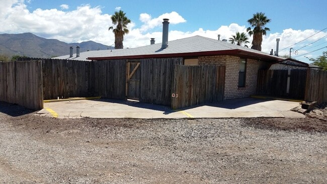 Building Photo - MILITARY ONLY.  2 Bdrm/2 Bath Apartment
