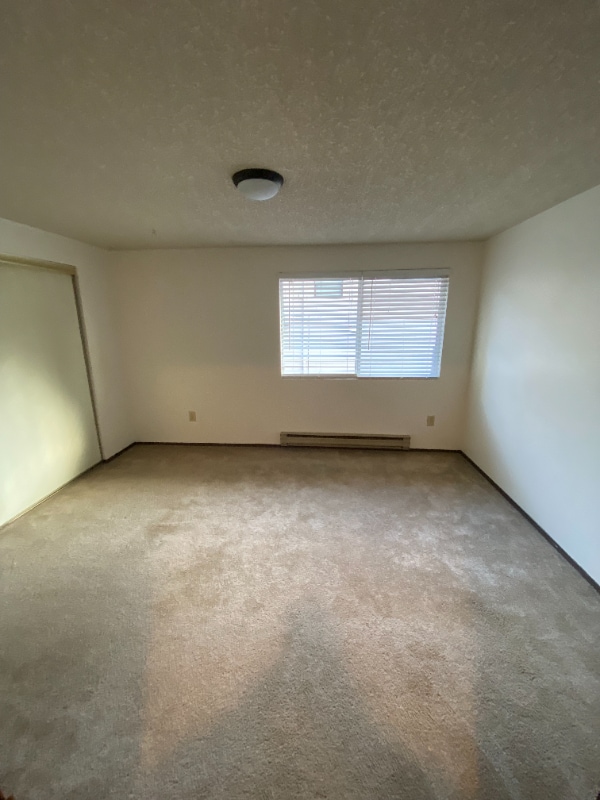 Building Photo - 1220 N 137th St