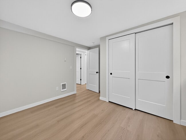 Building Photo - 925 N 75th St