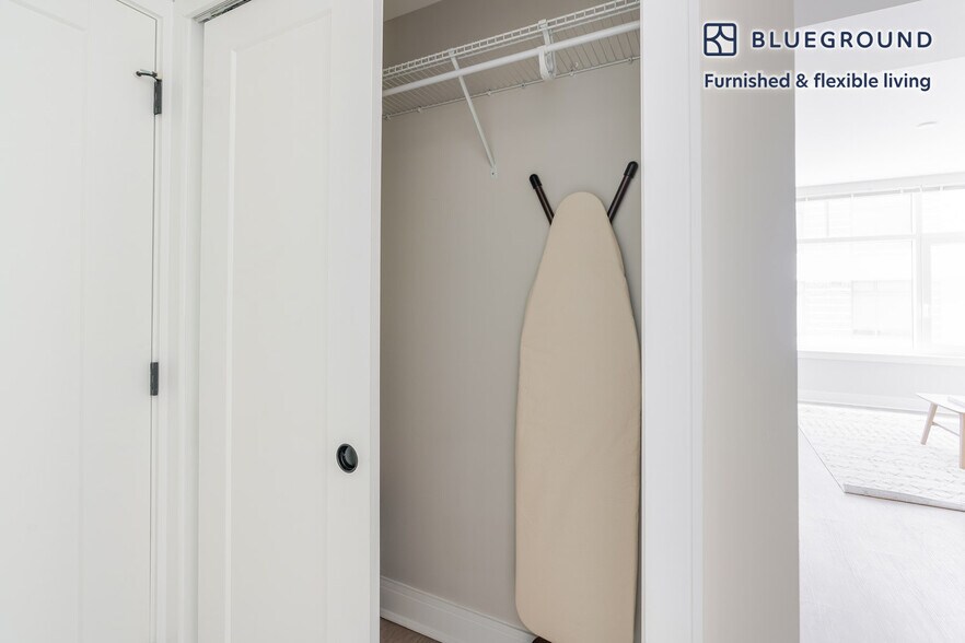 Building Photo - 4924 St Elmo Ave