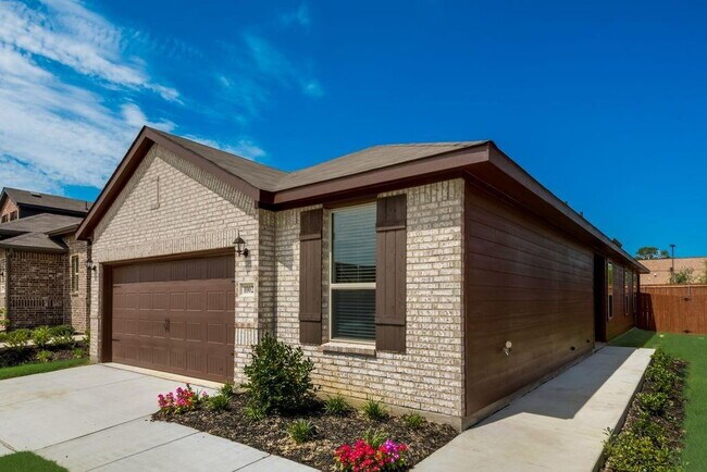Building Photo - 1002 Pecos St
