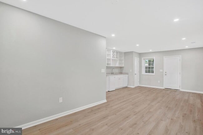 Building Photo - 7912 Bellefonte Ln