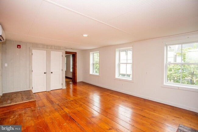 Building Photo - 54 Coryell St