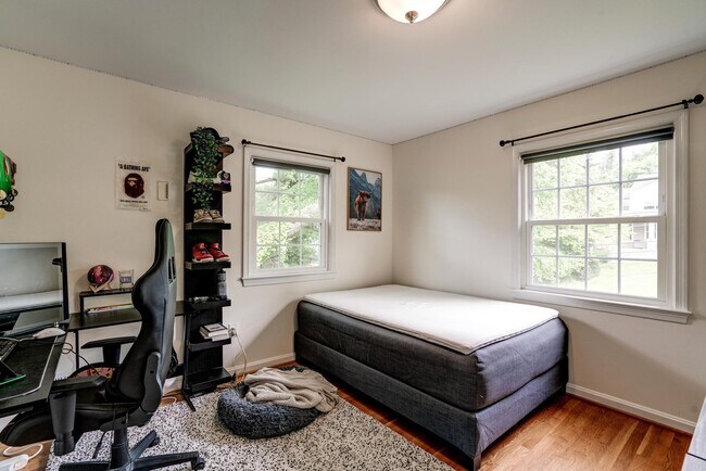 Building Photo - 7525 Cayuga Ave