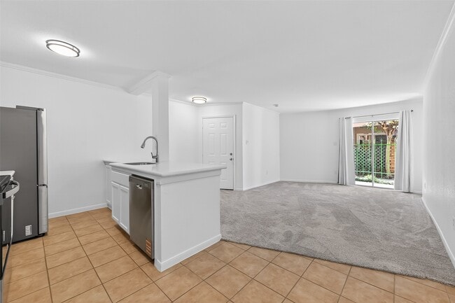 Building Photo - 3770 Lovers Wood Ln