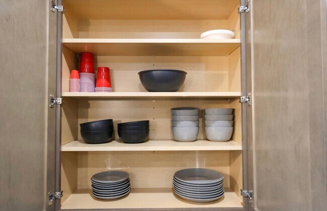 Building Photo - Fully Furnished Modern 3BR Retreat | Penthouse + Skyline Views