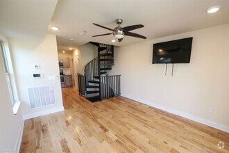 Building Photo - 4 br, 2 bath Triplex - 1950 N GRATZ ST Uni...