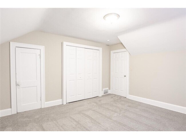 Building Photo - 3547 N Girard Ave