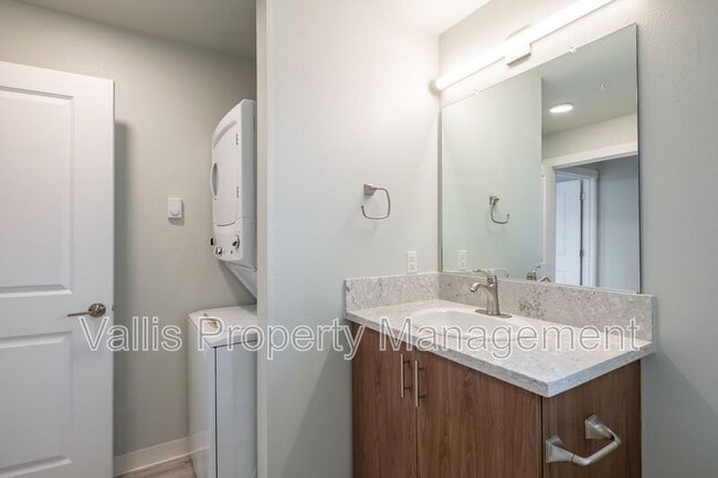 Building Photo - 13001 S Crompton Lane