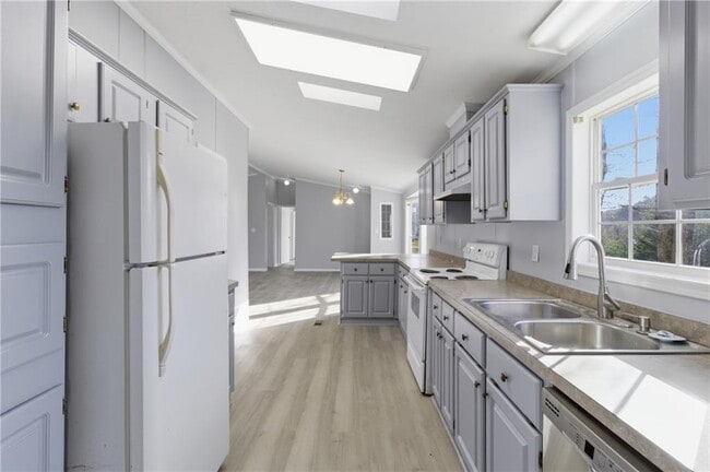 Building Photo - 5320 Long Branch Rd