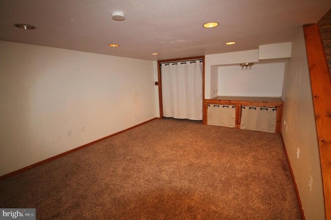 Building Photo - 1410 Whitpain Hills