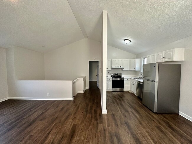 Building Photo - 205 Copper Hill Dr