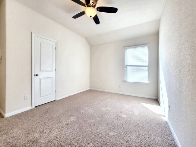 Building Photo - Beautiful One Level 3 BR / 2 BA Home for R...