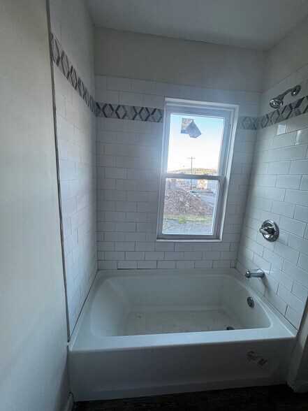 Building Photo - 23 Old Lake Rd