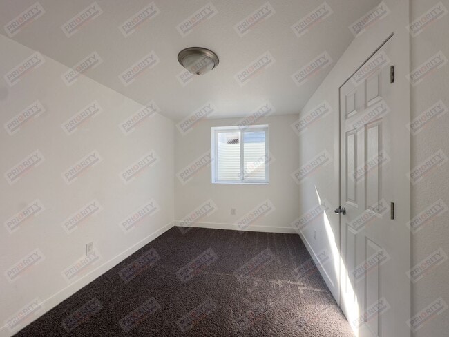 Building Photo - Adorable Single Family Home