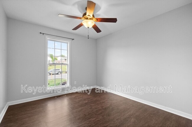 Building Photo - 1405 Mutual Dr