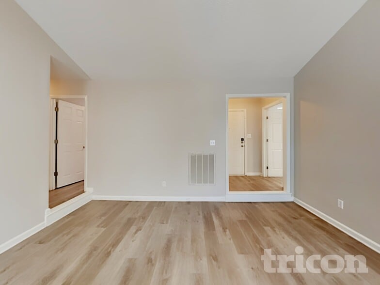 Building Photo - 417 Westonridge Run