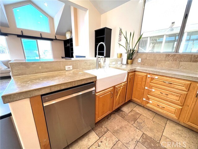 Building Photo - 16782 Bayview Dr