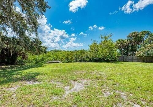 Building Photo - 1648 Bayshore Dr