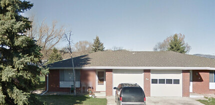 Building Photo - 2 Bedroom | 1 Bathroom Available for Rent!