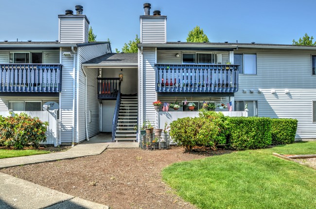 Alvista Lake Meridian - Kent, WA | Apartment Finder