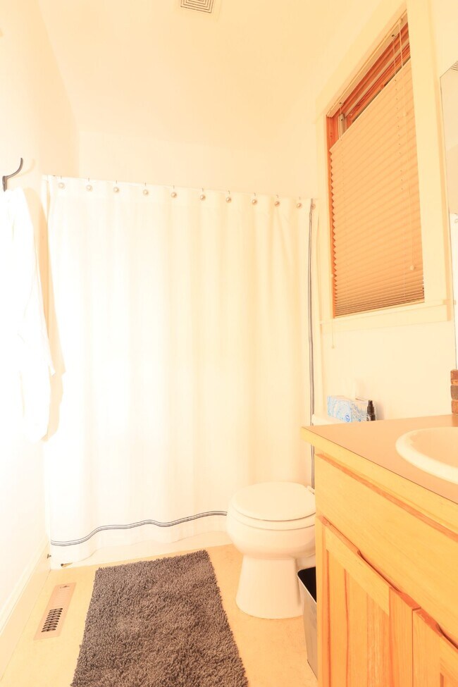 Building Photo - Fully Furnished home in Sisters Oregon