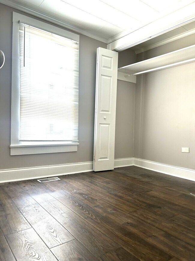 Building Photo - Super cute, newly renovated 3 bed, 1 bath home close to all things Downtown Salisbury